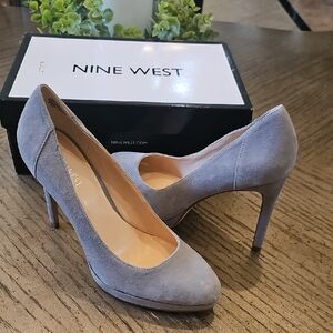 NWT Light Gray Suede High Heels Size 7 Nine West